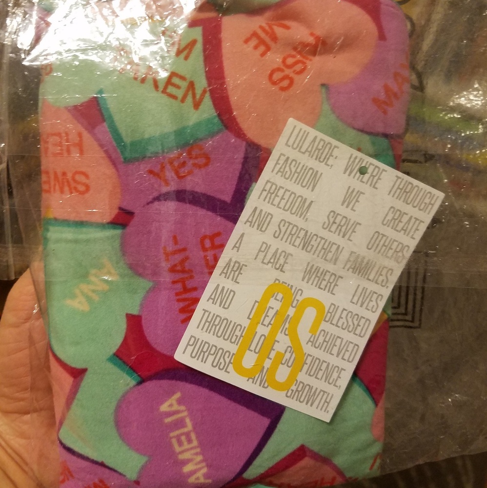 Lularoe OS conversation candy hearts leggings NWT